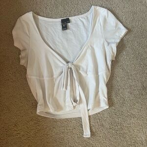 Tie white shirt